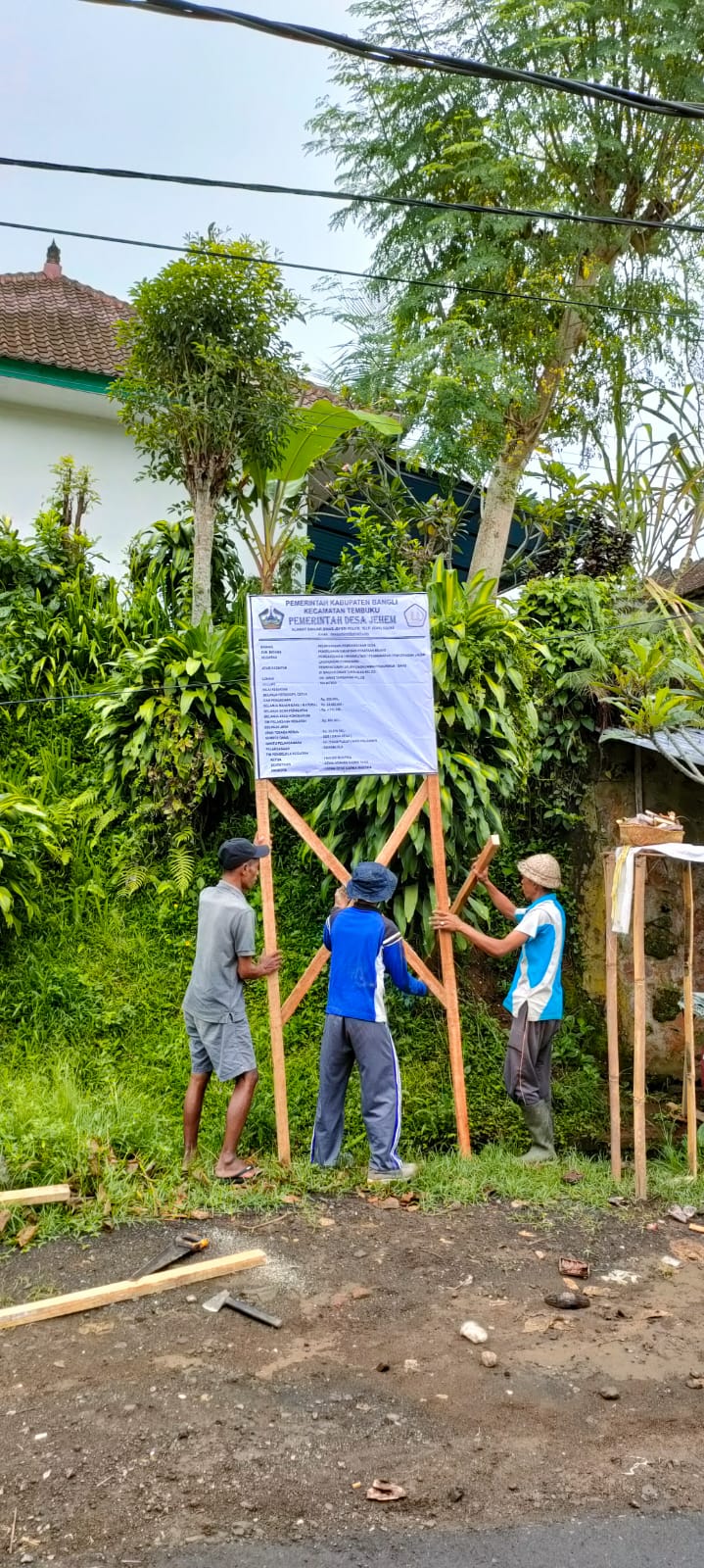 Pelaksanaan Pembangunan Desa Pembangunan Jalan Lingkungan Pemukiman/Gang di Br.Dinas Tambahan Kelod